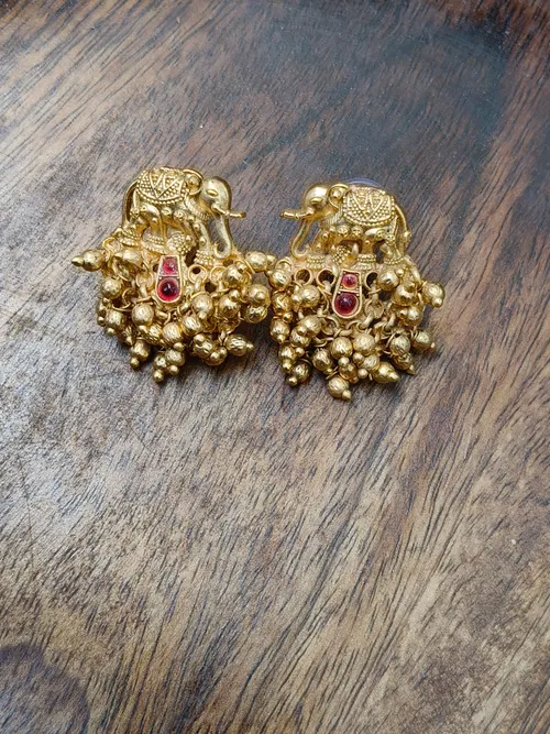 Elephant earring 01